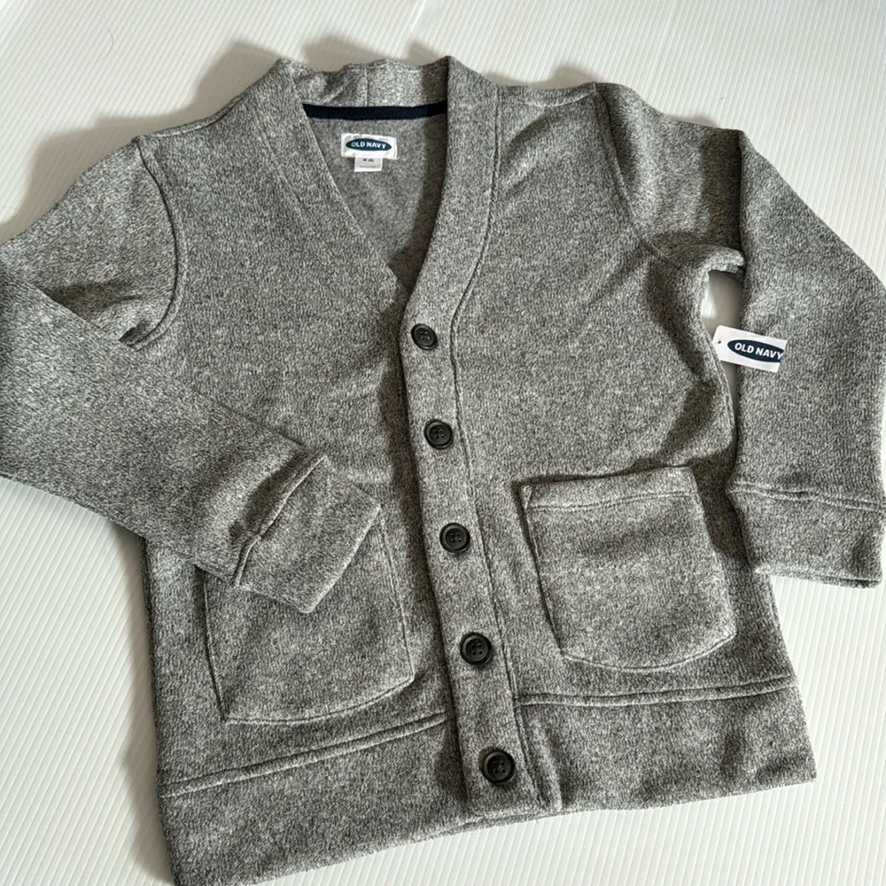 NWT Old Navy 5 button gray cardigan.  Boys size medium